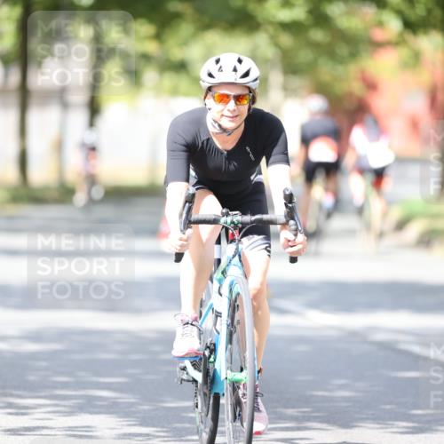 11.08.2024 - GEWOBA Citytriathlon Bremen H.Heesch http://msf.ph/oto/6803166 11.08.2024 12:05:15 Laufen  meine-sportfotos.de