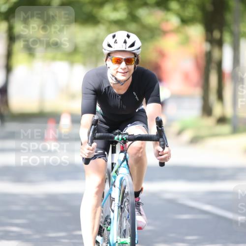 11.08.2024 - GEWOBA Citytriathlon Bremen H.Heesch http://msf.ph/oto/6803170 11.08.2024 12:05:15 Laufen  meine-sportfotos.de