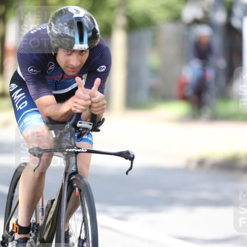 11.08.2024 - GEWOBA Citytriathlon Bremen H.Heesch http://msf.ph/oto/6803200 11.08.2024 12:05:21 Laufen  meine-sportfotos.de