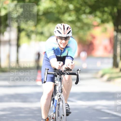11.08.2024 - GEWOBA Citytriathlon Bremen H.Heesch http://msf.ph/oto/6803211 11.08.2024 12:05:31 Laufen  meine-sportfotos.de