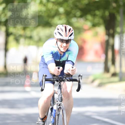 11.08.2024 - GEWOBA Citytriathlon Bremen H.Heesch http://msf.ph/oto/6803213 11.08.2024 12:05:32 Laufen  meine-sportfotos.de