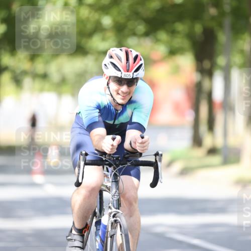 11.08.2024 - GEWOBA Citytriathlon Bremen H.Heesch http://msf.ph/oto/6803214 11.08.2024 12:05:32 Laufen  meine-sportfotos.de