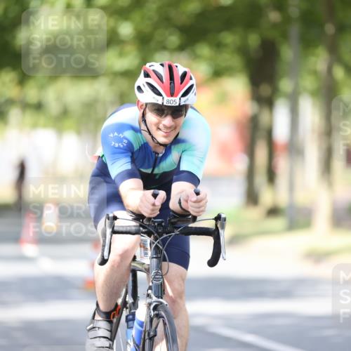 11.08.2024 - GEWOBA Citytriathlon Bremen H.Heesch http://msf.ph/oto/6803215 11.08.2024 12:05:32 Laufen  meine-sportfotos.de