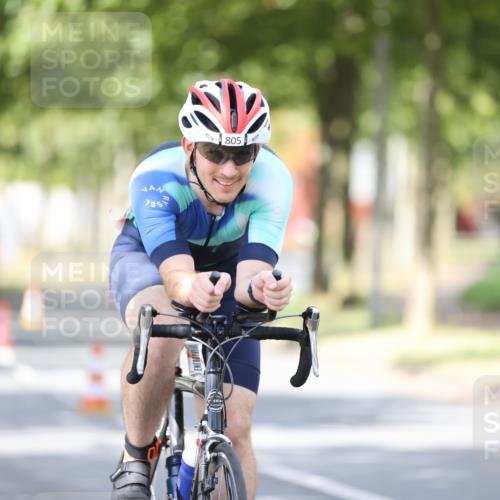 11.08.2024 - GEWOBA Citytriathlon Bremen H.Heesch http://msf.ph/oto/6803216 11.08.2024 12:05:32 Laufen  meine-sportfotos.de