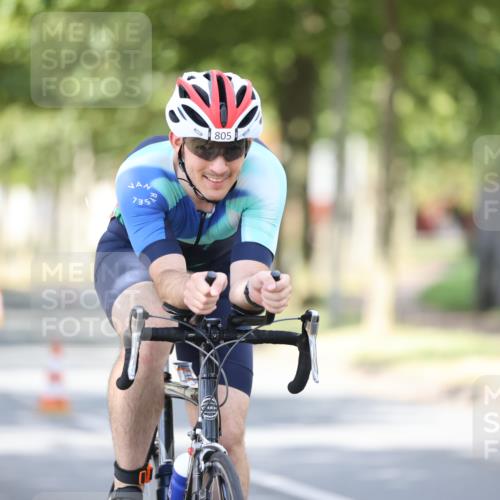 11.08.2024 - GEWOBA Citytriathlon Bremen H.Heesch http://msf.ph/oto/6803217 11.08.2024 12:05:32 Laufen  meine-sportfotos.de