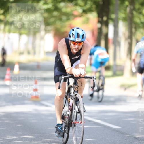 11.08.2024 - GEWOBA Citytriathlon Bremen H.Heesch http://msf.ph/oto/6803232 11.08.2024 12:05:37 Laufen  meine-sportfotos.de