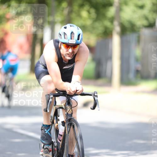 11.08.2024 - GEWOBA Citytriathlon Bremen H.Heesch http://msf.ph/oto/6803238 11.08.2024 12:05:38 Laufen  meine-sportfotos.de