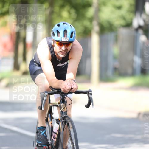11.08.2024 - GEWOBA Citytriathlon Bremen H.Heesch http://msf.ph/oto/6803239 11.08.2024 12:05:38 Laufen  meine-sportfotos.de