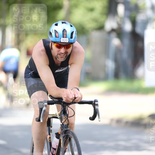 11.08.2024 - GEWOBA Citytriathlon Bremen H.Heesch http://msf.ph/oto/6803241 11.08.2024 12:05:38 Laufen  meine-sportfotos.de