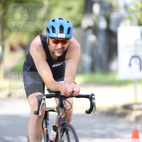 11.08.2024 - GEWOBA Citytriathlon Bremen H.Heesch http://msf.ph/oto/6803242 11.08.2024 12:05:38 Laufen  meine-sportfotos.de