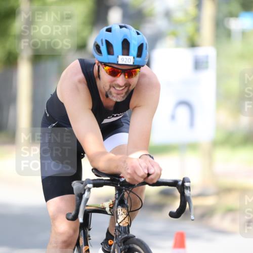 11.08.2024 - GEWOBA Citytriathlon Bremen H.Heesch http://msf.ph/oto/6803244 11.08.2024 12:05:38 Laufen  meine-sportfotos.de
