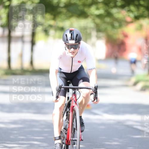 11.08.2024 - GEWOBA Citytriathlon Bremen H.Heesch http://msf.ph/oto/6803260 11.08.2024 12:05:44 Laufen  meine-sportfotos.de