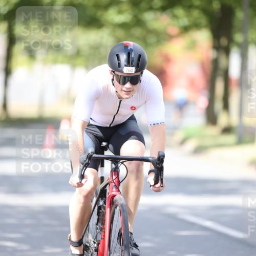 11.08.2024 - GEWOBA Citytriathlon Bremen H.Heesch http://msf.ph/oto/6803264 11.08.2024 12:05:45 Laufen  meine-sportfotos.de