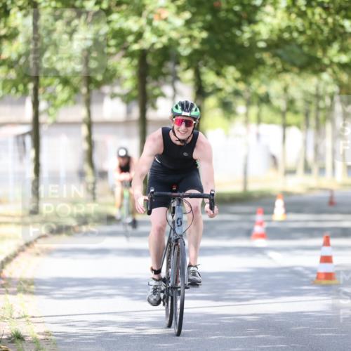 11.08.2024 - GEWOBA Citytriathlon Bremen H.Heesch http://msf.ph/oto/6803281 11.08.2024 12:05:57 Laufen  meine-sportfotos.de