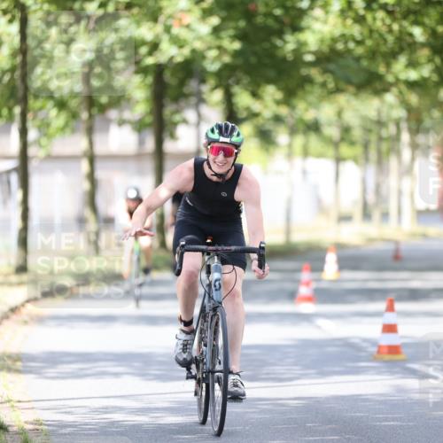 11.08.2024 - GEWOBA Citytriathlon Bremen H.Heesch http://msf.ph/oto/6803283 11.08.2024 12:05:57 Laufen  meine-sportfotos.de