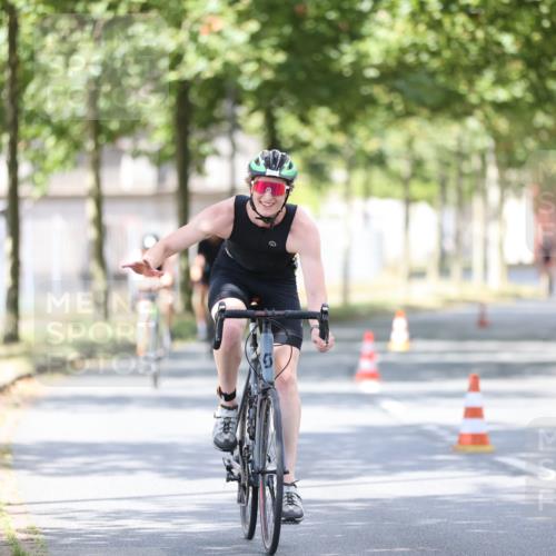 11.08.2024 - GEWOBA Citytriathlon Bremen H.Heesch http://msf.ph/oto/6803284 11.08.2024 12:05:57 Laufen  meine-sportfotos.de