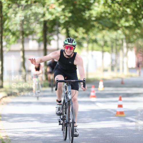 11.08.2024 - GEWOBA Citytriathlon Bremen H.Heesch http://msf.ph/oto/6803285 11.08.2024 12:05:57 Laufen  meine-sportfotos.de