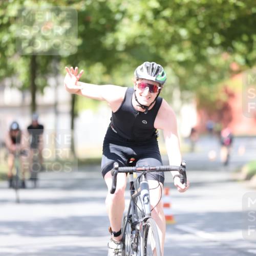 11.08.2024 - GEWOBA Citytriathlon Bremen H.Heesch http://msf.ph/oto/6803291 11.08.2024 12:05:57 Laufen  meine-sportfotos.de