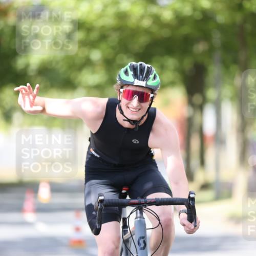 11.08.2024 - GEWOBA Citytriathlon Bremen H.Heesch http://msf.ph/oto/6803298 11.08.2024 12:05:58 Laufen  meine-sportfotos.de