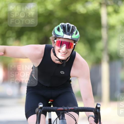11.08.2024 - GEWOBA Citytriathlon Bremen H.Heesch http://msf.ph/oto/6803303 11.08.2024 12:05:58 Laufen  meine-sportfotos.de