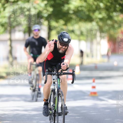 11.08.2024 - GEWOBA Citytriathlon Bremen H.Heesch http://msf.ph/oto/6803310 11.08.2024 12:06:00 Laufen  meine-sportfotos.de