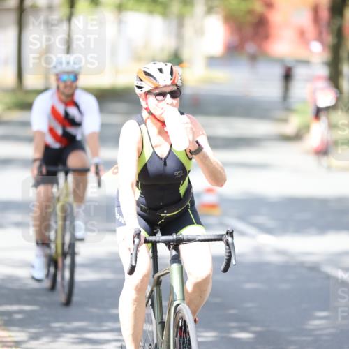 11.08.2024 - GEWOBA Citytriathlon Bremen H.Heesch http://msf.ph/oto/6804051 11.08.2024 12:15:53 Radfahren 767, 780, 786, 790, 791, 800, 989, 1020, 1036 meine-sportfotos.de