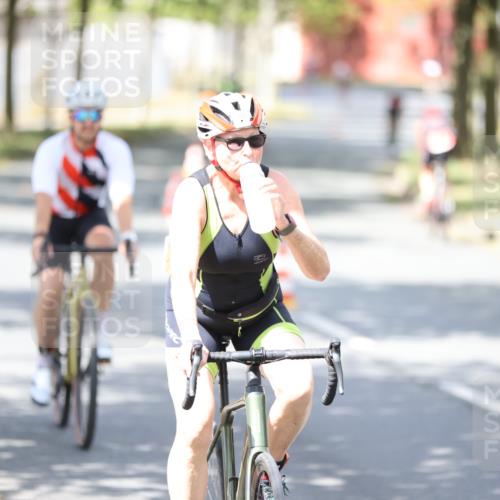 11.08.2024 - GEWOBA Citytriathlon Bremen H.Heesch http://msf.ph/oto/6804053 11.08.2024 12:15:53 Radfahren 767, 780, 786, 790, 791, 800, 989, 1020, 1036 meine-sportfotos.de