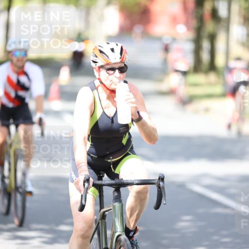 11.08.2024 - GEWOBA Citytriathlon Bremen H.Heesch http://msf.ph/oto/6804057 11.08.2024 12:15:53 Radfahren 767, 780, 786, 790, 791, 800, 989, 1020, 1036 meine-sportfotos.de