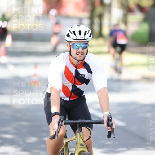 11.08.2024 - GEWOBA Citytriathlon Bremen H.Heesch http://msf.ph/oto/6804077 11.08.2024 12:15:54 Radfahren 767, 780, 786, 790, 791, 800, 989, 1020, 1036 meine-sportfotos.de