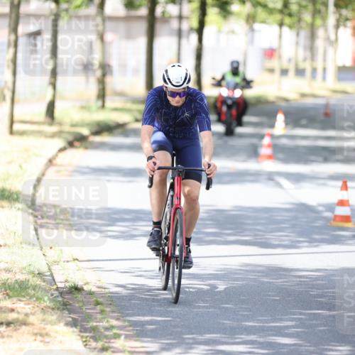 11.08.2024 - GEWOBA Citytriathlon Bremen H.Heesch http://msf.ph/oto/6804083 11.08.2024 12:15:55 Radfahren 767, 780, 786, 790, 791, 800, 989, 1020, 1036 meine-sportfotos.de