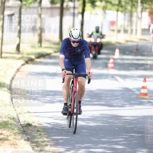 11.08.2024 - GEWOBA Citytriathlon Bremen H.Heesch http://msf.ph/oto/6804085 11.08.2024 12:15:55 Radfahren 767, 780, 786, 790, 791, 800, 989, 1020, 1036 meine-sportfotos.de
