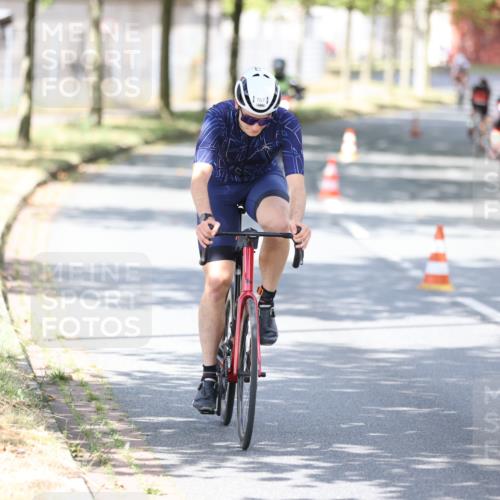 11.08.2024 - GEWOBA Citytriathlon Bremen H.Heesch http://msf.ph/oto/6804093 11.08.2024 12:15:55 Radfahren 767, 780, 786, 790, 791, 800, 989, 1020, 1036 meine-sportfotos.de