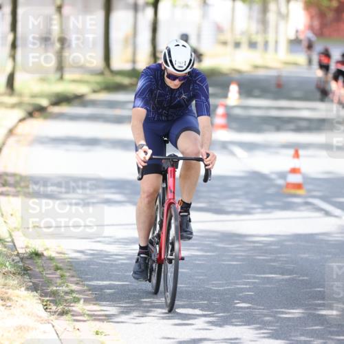 11.08.2024 - GEWOBA Citytriathlon Bremen H.Heesch http://msf.ph/oto/6804095 11.08.2024 12:15:55 Radfahren 767, 780, 786, 790, 791, 800, 989, 1020, 1036 meine-sportfotos.de