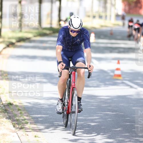 11.08.2024 - GEWOBA Citytriathlon Bremen H.Heesch http://msf.ph/oto/6804100 11.08.2024 12:15:55 Radfahren 767, 780, 786, 790, 791, 800, 989, 1020, 1036 meine-sportfotos.de