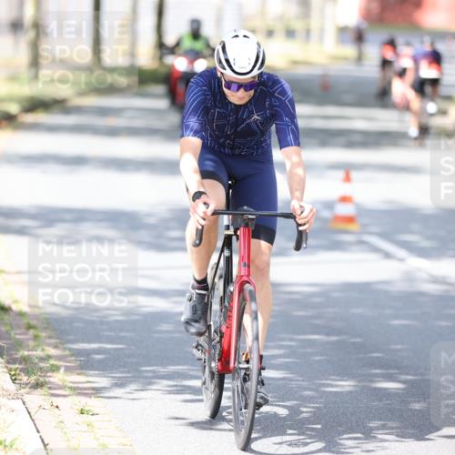 11.08.2024 - GEWOBA Citytriathlon Bremen H.Heesch http://msf.ph/oto/6804106 11.08.2024 12:15:55 Radfahren 767, 780, 786, 790, 791, 800, 989, 1020, 1036 meine-sportfotos.de