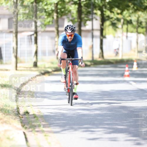 11.08.2024 - GEWOBA Citytriathlon Bremen H.Heesch http://msf.ph/oto/6805690 11.08.2024 12:20:44 Radfahren 759, 806, 826, 843, 853, 927 meine-sportfotos.de
