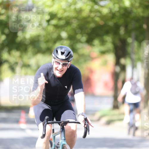 11.08.2024 - GEWOBA Citytriathlon Bremen H.Heesch http://msf.ph/oto/6805697 11.08.2024 12:12:33 Radfahren 749, 857, 960, 961, 993 meine-sportfotos.de