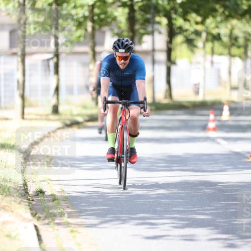 11.08.2024 - GEWOBA Citytriathlon Bremen H.Heesch http://msf.ph/oto/6805698 11.08.2024 12:20:45 Radfahren 759, 806, 826, 843, 853, 927 meine-sportfotos.de