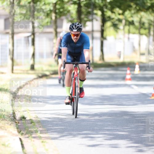 11.08.2024 - GEWOBA Citytriathlon Bremen H.Heesch http://msf.ph/oto/6805700 11.08.2024 12:20:45 Radfahren 759, 806, 826, 843, 853, 927 meine-sportfotos.de