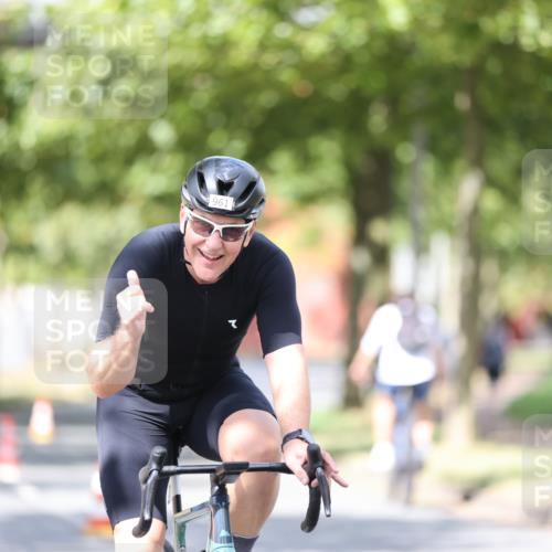 11.08.2024 - GEWOBA Citytriathlon Bremen H.Heesch http://msf.ph/oto/6805701 11.08.2024 12:12:33 Radfahren 749, 857, 960, 961, 993 meine-sportfotos.de