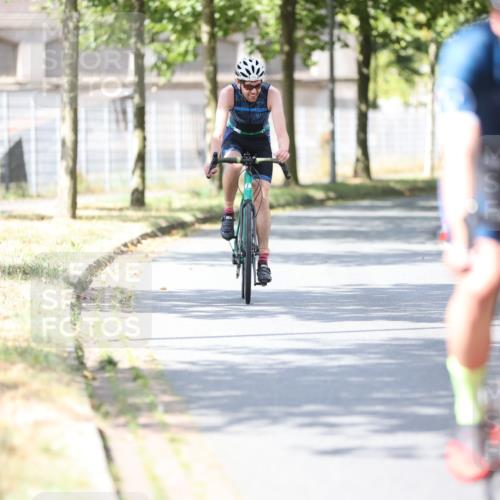 11.08.2024 - GEWOBA Citytriathlon Bremen H.Heesch http://msf.ph/oto/6805710 11.08.2024 12:20:46 Radfahren 759, 806, 826, 843, 853, 927 meine-sportfotos.de