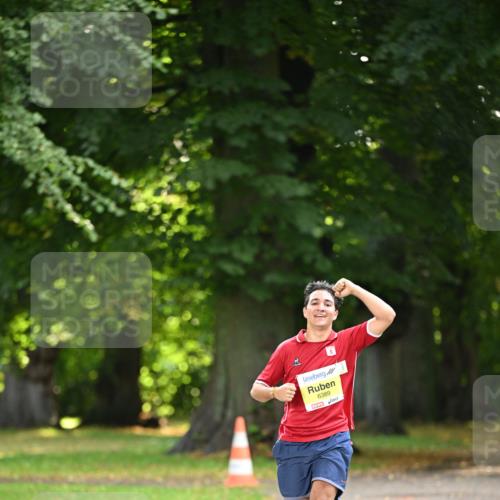 25.08.2024 - 20. Blankeneser Heldenlauf Dr. Thomas Lammeyer http://msf.ph/oto/6805851 25.08.2024 10:07:06 Laufen 6389 meine-sportfotos.de