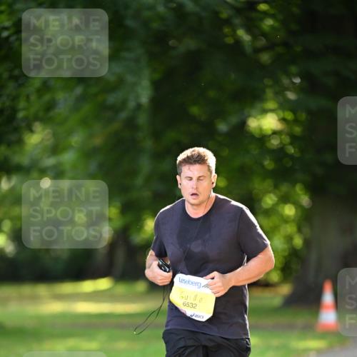 25.08.2024 - 20. Blankeneser Heldenlauf Dr. Thomas Lammeyer http://msf.ph/oto/6806492 25.08.2024 10:13:21 Laufen 6532 meine-sportfotos.de