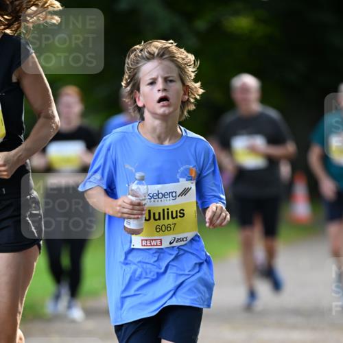 25.08.2024 - 20. Blankeneser Heldenlauf Dr. Thomas Lammeyer http://msf.ph/oto/6808515 25.08.2024 10:21:47 Laufen 6067 meine-sportfotos.de