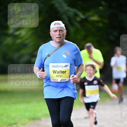 25.08.2024 - 20. Blankeneser Heldenlauf Dr. Thomas Lammeyer http://msf.ph/oto/6808615 25.08.2024 10:22:09 Laufen 6201 meine-sportfotos.de