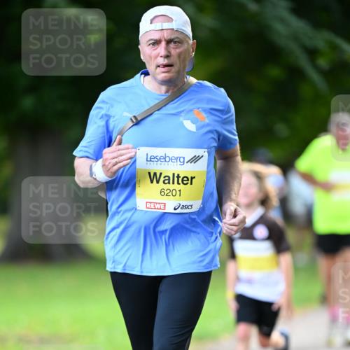25.08.2024 - 20. Blankeneser Heldenlauf Dr. Thomas Lammeyer http://msf.ph/oto/6808622 25.08.2024 10:22:10 Laufen 6201 meine-sportfotos.de