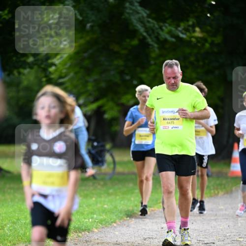 25.08.2024 - 20. Blankeneser Heldenlauf Dr. Thomas Lammeyer http://msf.ph/oto/6808627 25.08.2024 10:22:11 Laufen 6473 meine-sportfotos.de