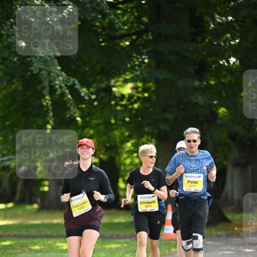 25.08.2024 - 20. Blankeneser Heldenlauf Dr. Thomas Lammeyer http://msf.ph/oto/6809229 25.08.2024 10:25:04 Laufen 6469, 6076, 6172 meine-sportfotos.de