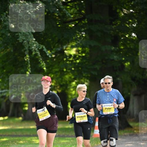 25.08.2024 - 20. Blankeneser Heldenlauf Dr. Thomas Lammeyer http://msf.ph/oto/6809230 25.08.2024 10:25:04 Laufen 6469, 6076, 6172 meine-sportfotos.de