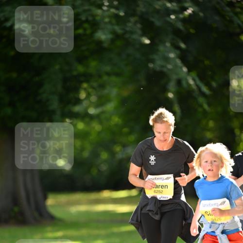 25.08.2024 - 20. Blankeneser Heldenlauf Dr. Thomas Lammeyer http://msf.ph/oto/6809311 25.08.2024 10:25:22 Laufen 6252, 6426 meine-sportfotos.de